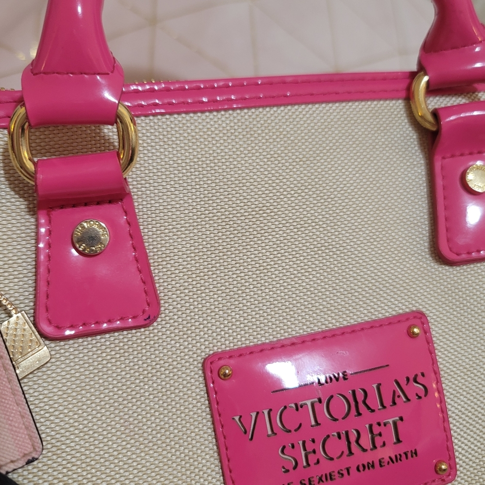 Beautiful Speedy Style Victorias Secret fun pink and smooth canvas style handbag - Picture 10 of 17
